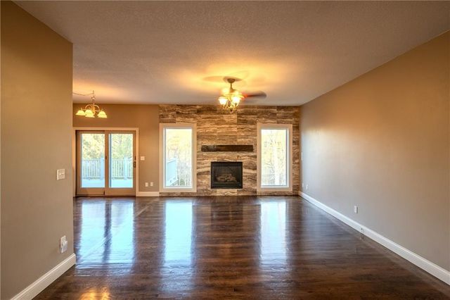 8643 N Myrtle Avenue, Kansas City, MO 64156