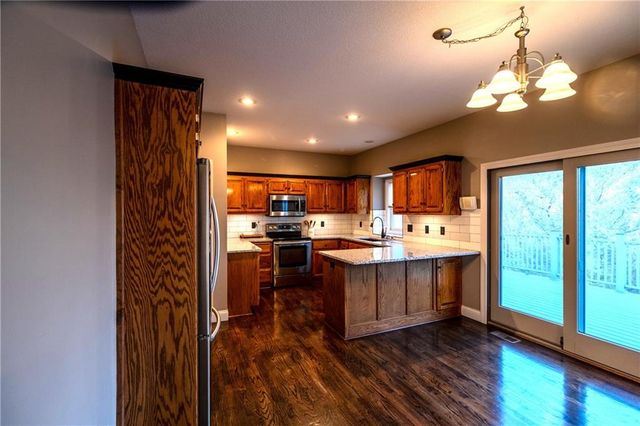 8643 N Myrtle Avenue, Kansas City, MO 64156