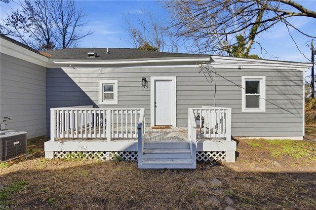 62 Buxton AVE, Newport News, VA 23607