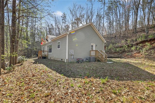 6672 Skyview Drive SE, Acworth, GA 30101