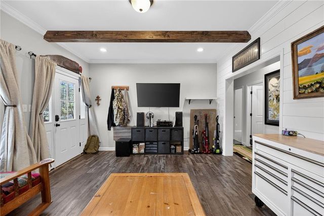 6672 Skyview Drive SE, Acworth, GA 30101