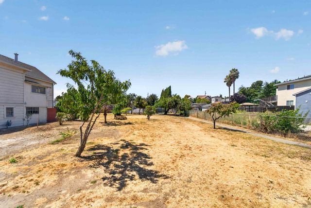 21459 Locust Street, Hayward, CA 94541