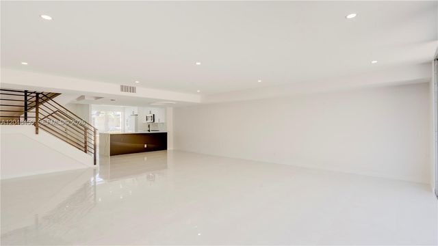 933 NE 24th Avenue 169, Hallandale Beach, FL 33009