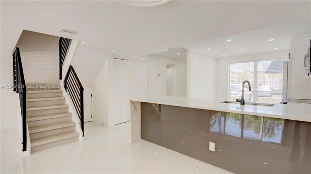 933 NE 24th Avenue 169, Hallandale Beach, FL 33009