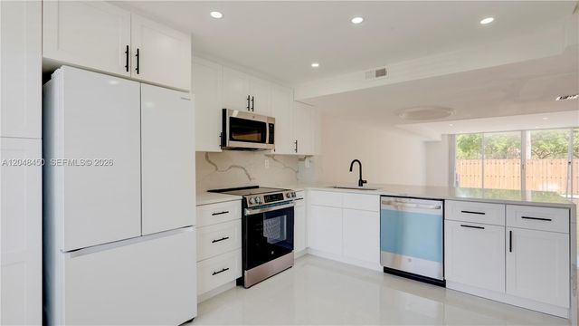 933 NE 24th Avenue 169, Hallandale Beach, FL 33009