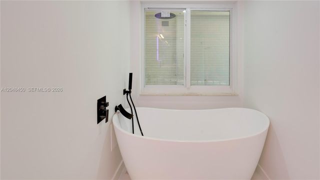 933 NE 24th Avenue 169, Hallandale Beach, FL 33009