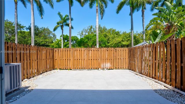 933 NE 24th Avenue 169, Hallandale Beach, FL 33009