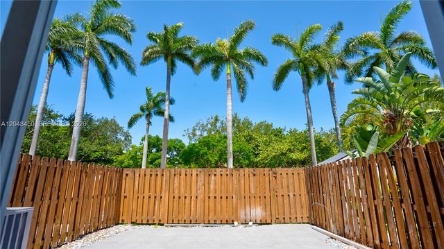 933 NE 24th Avenue 169, Hallandale Beach, FL 33009