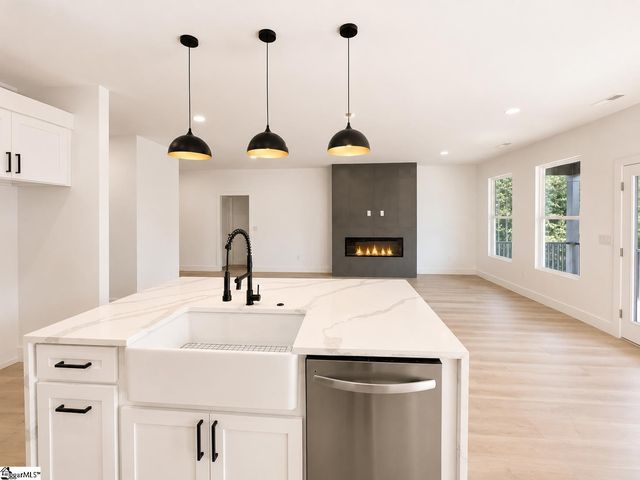 500 Skyline Drive, Campobello, SC 29322