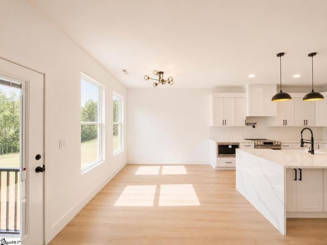 500 Skyline Drive, Campobello, SC 29322