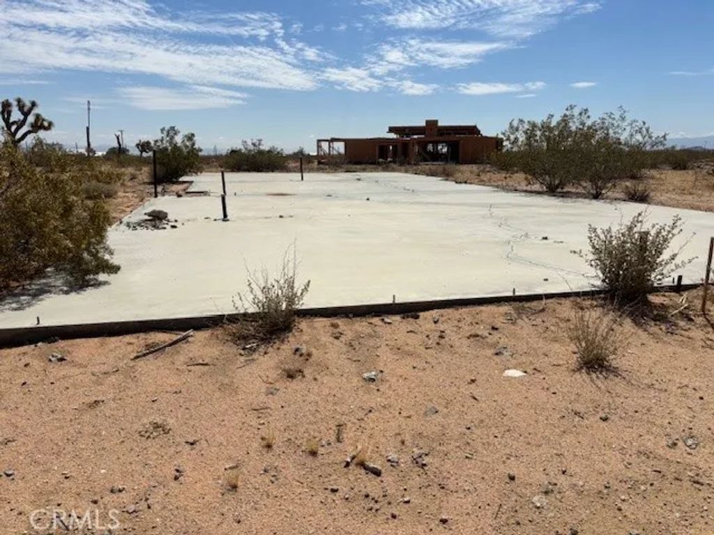 1 Mitch, Landers, CA 92284