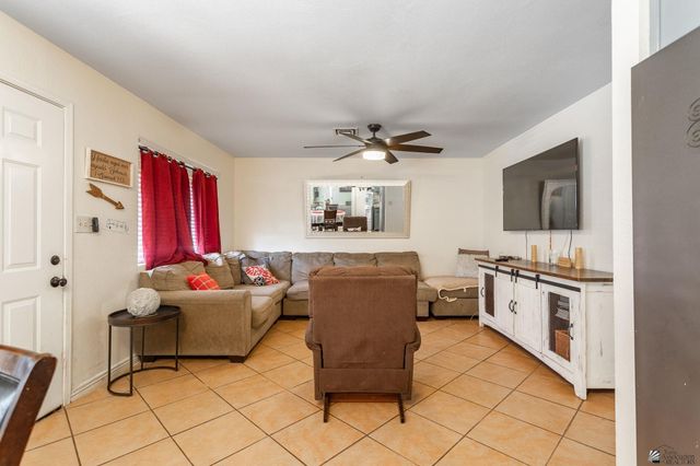 614 W Cactus St, Somerton, AZ 85350