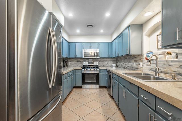 614 W Cactus St, Somerton, AZ 85350
