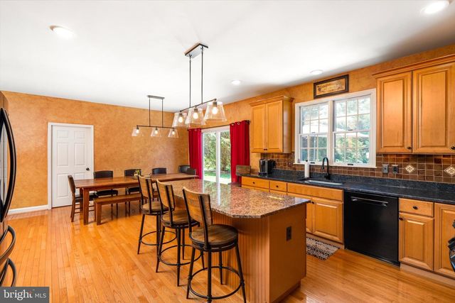 13 COBBLESTONE CT, Columbus, NJ 08022