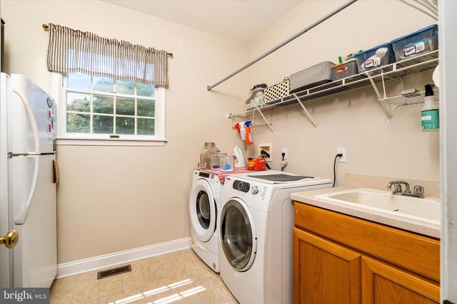 13 COBBLESTONE CT, Columbus, NJ 08022