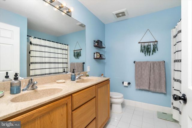 13 COBBLESTONE CT, Columbus, NJ 08022