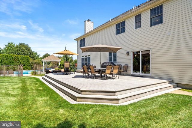 13 COBBLESTONE CT, Columbus, NJ 08022