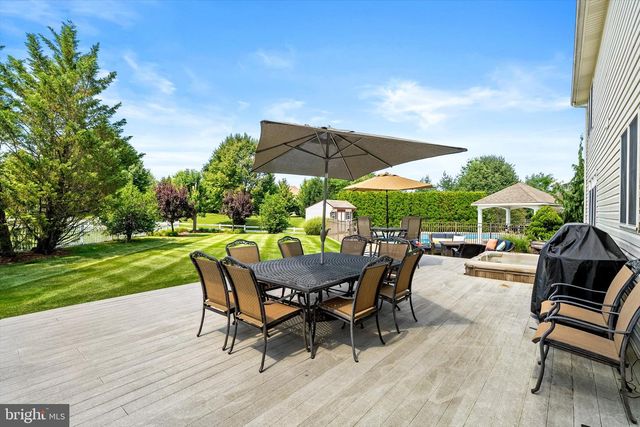 13 COBBLESTONE CT, Columbus, NJ 08022