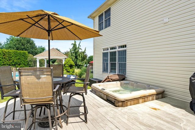 13 COBBLESTONE CT, Columbus, NJ 08022