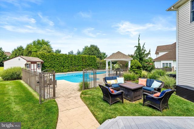 13 COBBLESTONE CT, Columbus, NJ 08022