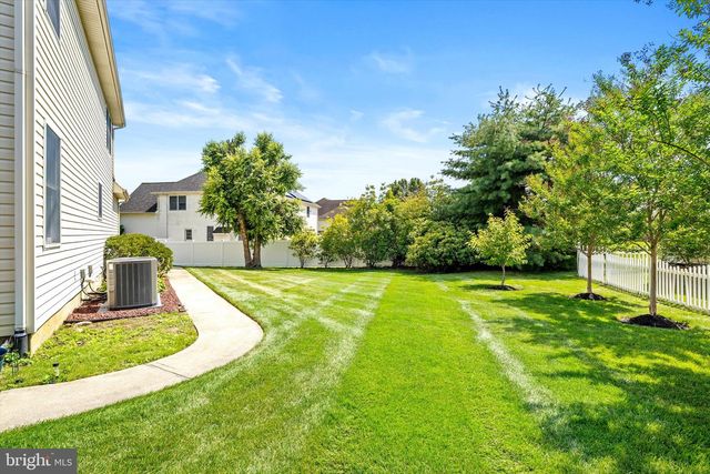 13 COBBLESTONE CT, Columbus, NJ 08022