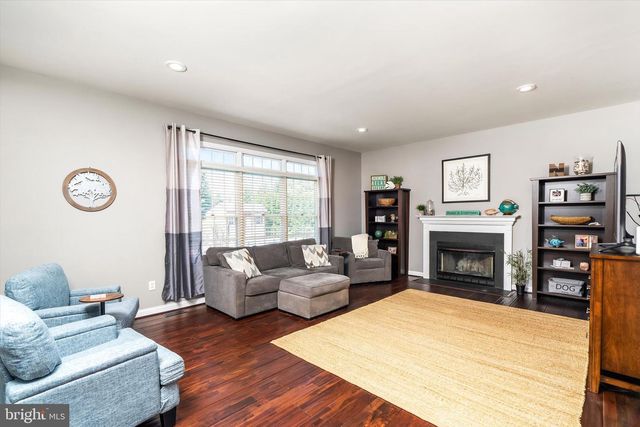 13 COBBLESTONE CT, Columbus, NJ 08022
