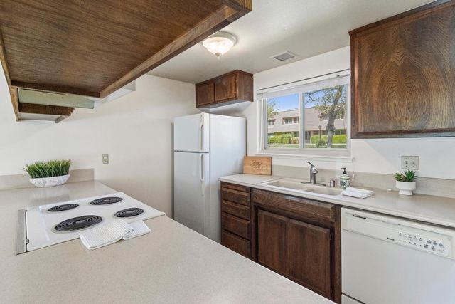 6123 Via Casitas, Carmichael, CA 95608