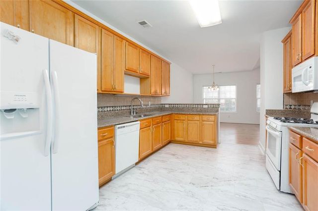 3402 Raes Creek Road SW 27, Marietta, GA 30008