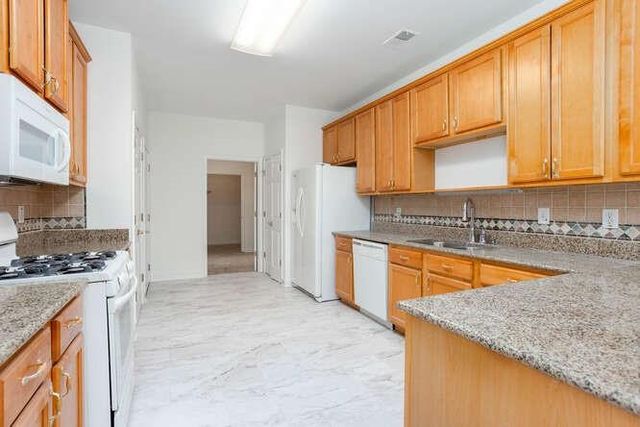 3402 Raes Creek Road SW 27, Marietta, GA 30008