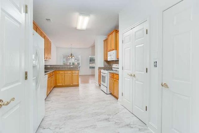 3402 Raes Creek Road SW 27, Marietta, GA 30008