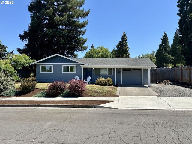 2295 HARVARD Dr, Eugene, OR 97405
