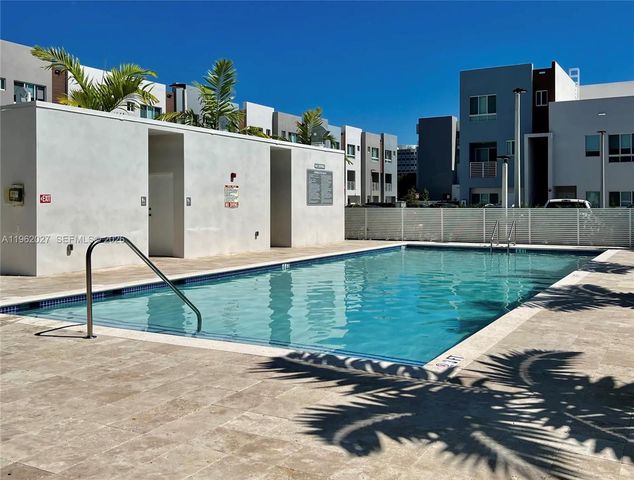 19380 NE 26th Ave 205, Miami, FL 33180