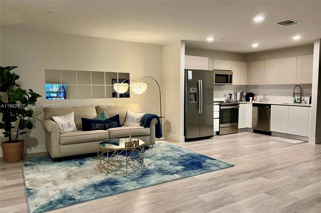 19380 NE 26th Ave 205, Miami, FL 33180