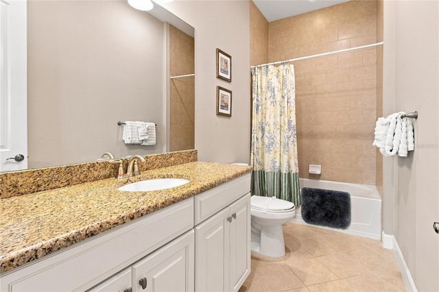 311 SAPPHIRE LAKE DRIVE 202, Bradenton, FL 34209