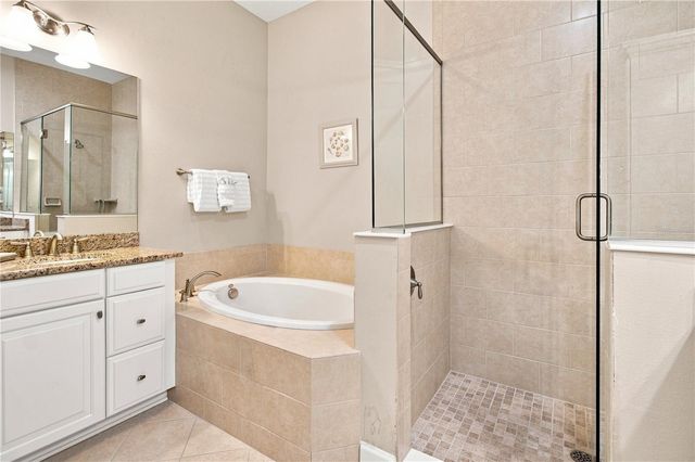 311 SAPPHIRE LAKE DRIVE 202, Bradenton, FL 34209