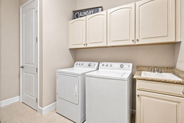 311 SAPPHIRE LAKE DRIVE 202, Bradenton, FL 34209