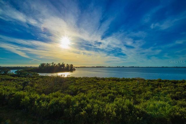 311 SAPPHIRE LAKE DRIVE 202, Bradenton, FL 34209