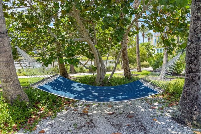 311 SAPPHIRE LAKE DRIVE 202, Bradenton, FL 34209