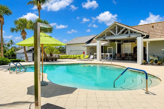 311 SAPPHIRE LAKE DRIVE 202, Bradenton, FL 34209