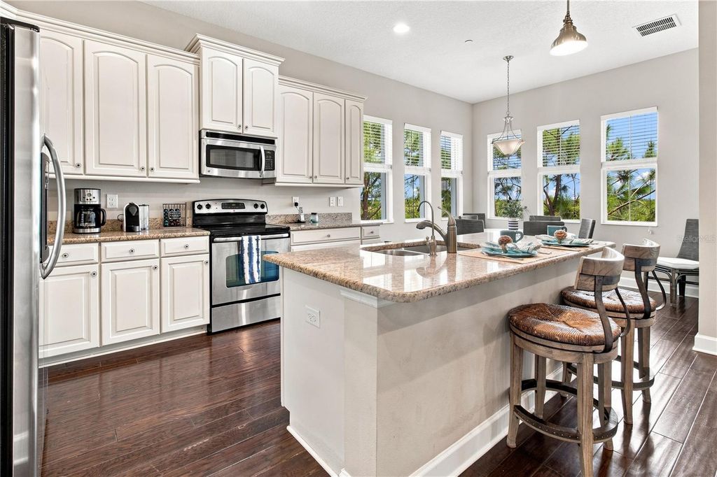 Image 27 of property listing at 311 SAPPHIRE LAKE DRIVE 202, Bradenton, FL 34209