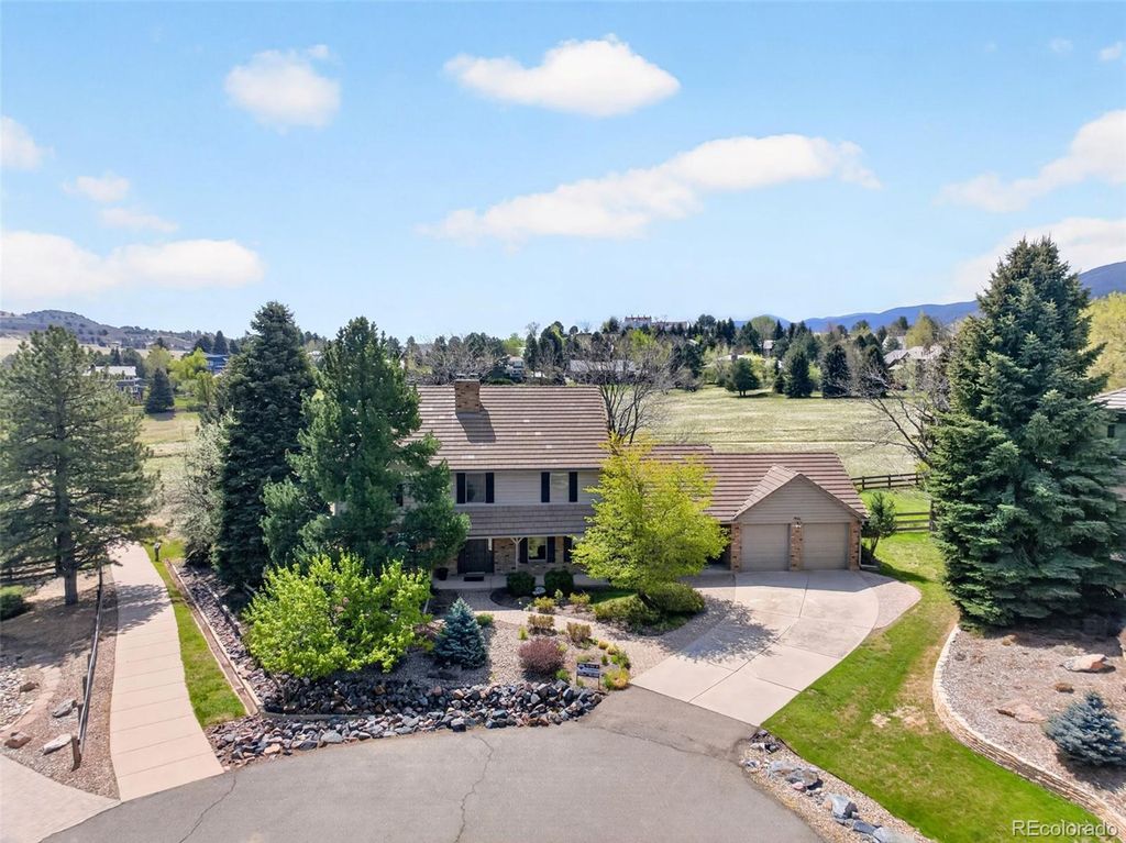 Image 2 of property listing at 1 Snowy Owl Lane, Littleton, CO 80127