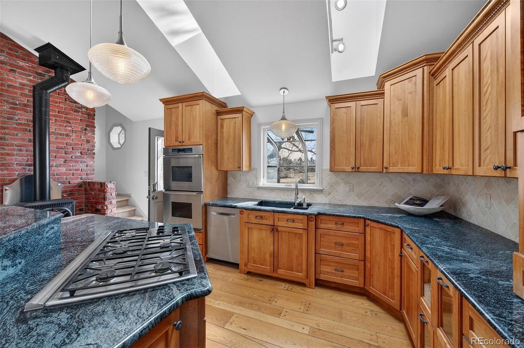 Image 13 of property listing at 1 Snowy Owl Lane, Littleton, CO 80127