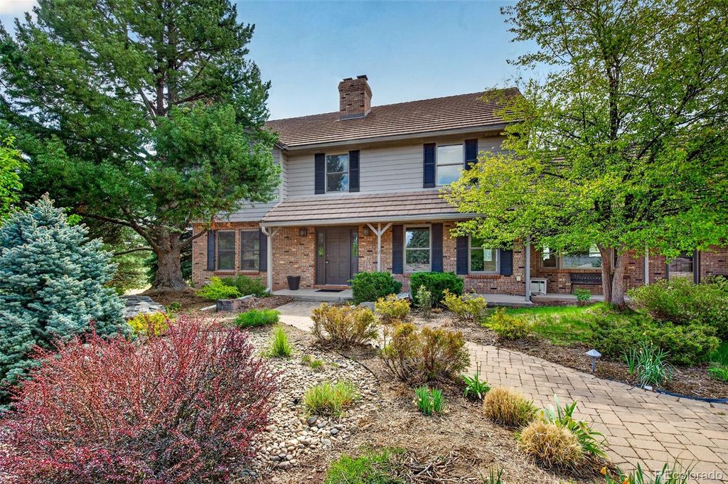 Image 3 of property listing at 1 Snowy Owl Lane, Littleton, CO 80127