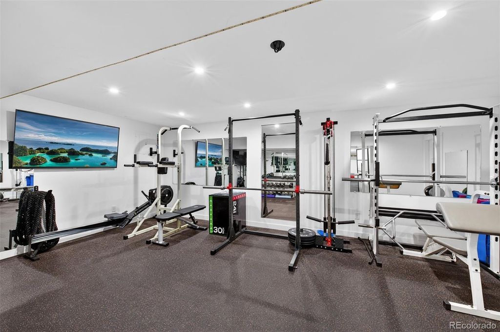 Image 31 of property listing at 1 Snowy Owl Lane, Littleton, CO 80127