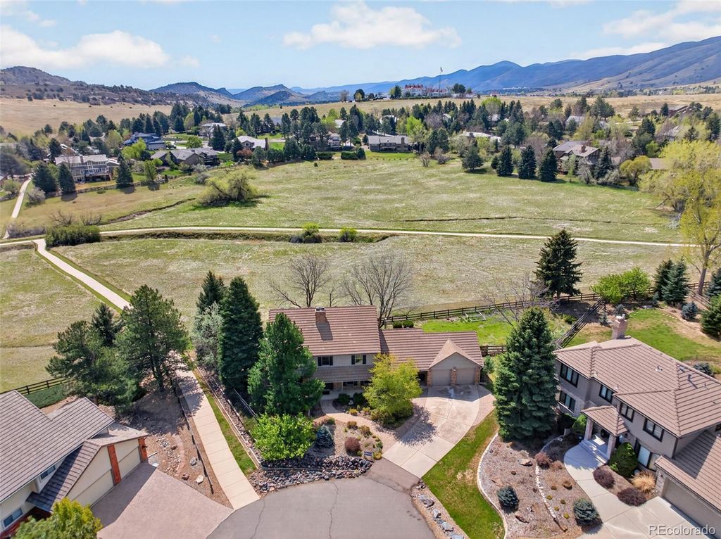 Image 33 of property listing at 1 Snowy Owl Lane, Littleton, CO 80127