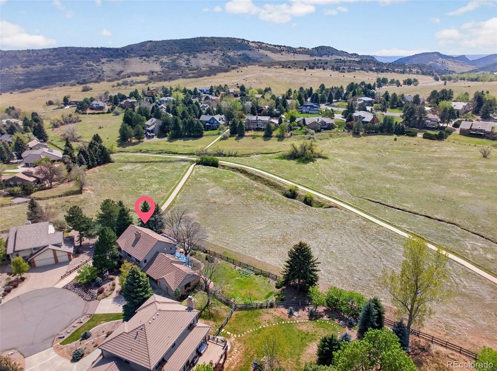 Image 34 of property listing at 1 Snowy Owl Lane, Littleton, CO 80127