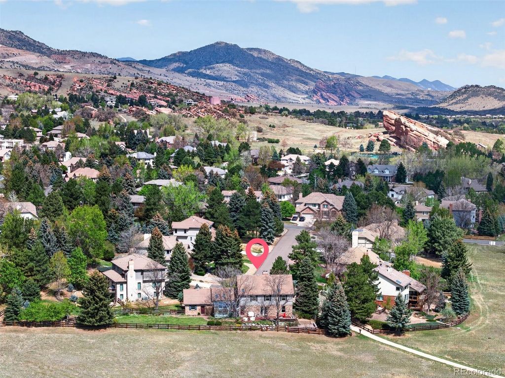 Image 35 of property listing at 1 Snowy Owl Lane, Littleton, CO 80127