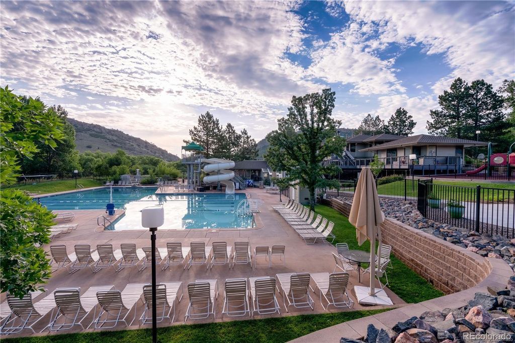 Image 37 of property listing at 1 Snowy Owl Lane, Littleton, CO 80127