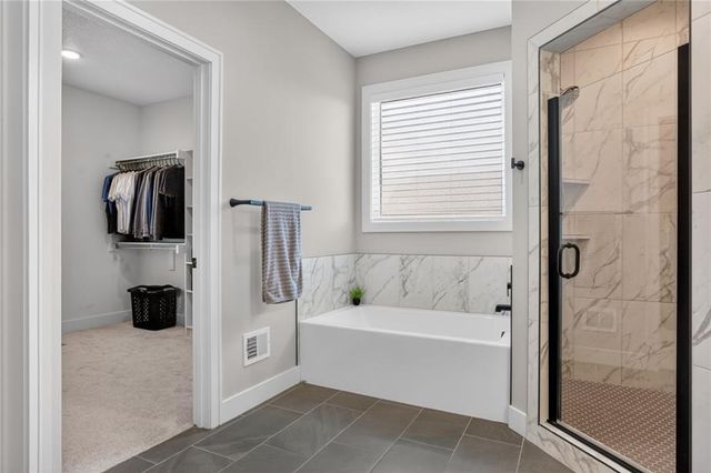 15623 Lakeside Drive, Basehor, KS 66007