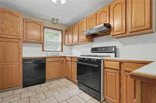 1761 Marks Avenue, Akron, OH 44305